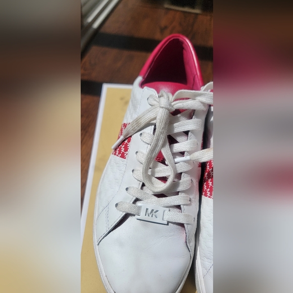 Michael Kors colby sneaker - Picture 9 of 15